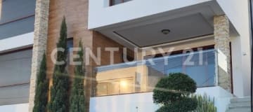 Casa moderna en Altos de Manta Beach con 4 hab. y terraza