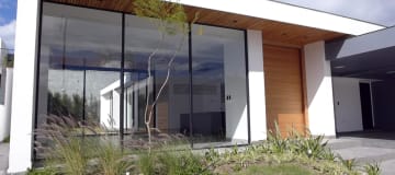 Hermosa Casa Independiente de una planta en Tumbaco