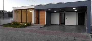 Hermosa Casa Independiente de una planta en Tumbaco