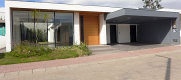 Hermosa Casa Independiente de una planta en Tumbaco