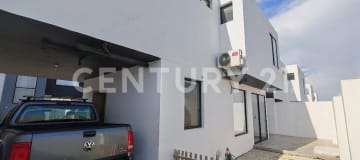 Casa en Piamonte, Manta: 3 dormitorios y urbanización cerrada
