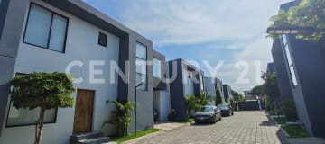 Casa en Piamonte, Manta: 3 dormitorios y urbanización cerrada