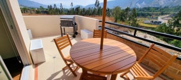 Venta - Pomasqui, casa con terraza y patio/ 3 dormitoios + altillo/ entrega inmediata