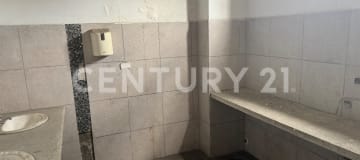Oficina 150m² frente a City Mall - 1er piso alto - Alquiler
