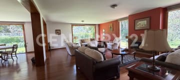 Casa 1 planta: 2 dorms, chimenea y jardines en urb exclusiva