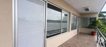 OFICINA O LOCAL C.C NEOCENTER 1ER PISO 50MTS