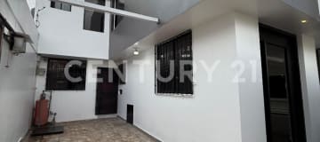 Casa 300m² con jacuzzi en Loma de Quito - 3 plantas