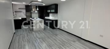 Casa 300m² con jacuzzi en Loma de Quito - 3 plantas