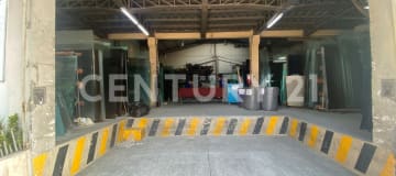 Local y bodega en alquiler en Av. Juan Tanca Marengo - 1000m²