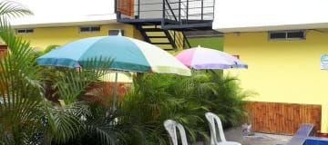 HOSTAL AMOBLADA EN VENTA , MANTA