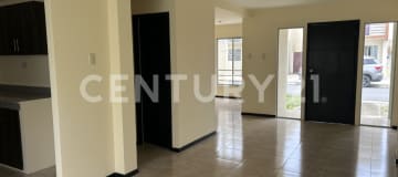 Casa en La Gran Vittoria, 118 m², 3 dormitorios y áreas verdes