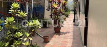 Hotel + centro comercial en venta en Puerto López