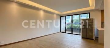 Departamento nuevo en Cumbayá, 2 dormitorios, piscina y sauna