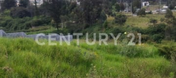 Terreno esquinero en Conocoto - 300m² - Ideal para proyecto habitacional