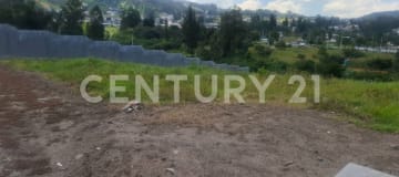 Terreno esquinero en Conocoto - 300m² - Ideal para proyecto habitacional