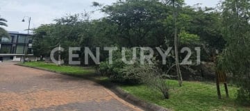 Terreno esquinero 1100m² en La Viña, ideal para construcción