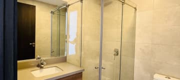 Venta departamento 3 dormitorios con terraza. Sector González Suárez. IR