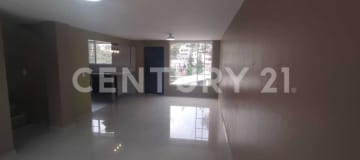 Casa en Los Eucaliptos - 133 m² y terraza con vista al Valle