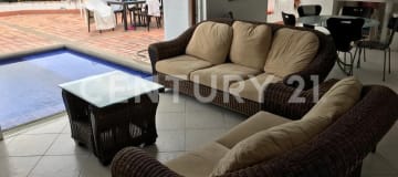 Departamento frente al mar con piscina privada en urbanización exclusiva