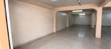 Local comercial en Av. Las Esclusas - 98m² de alta visibilidad