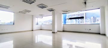 RENTA OFICINA 290 METROS CERCA A LA CAROLINA