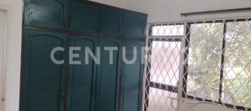 Casa comercial en Conocoto - 4 dorm + locales