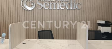 Consultorio médico de estreno frente a Hospital Semedic - $500 + alícuota