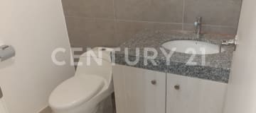 Oficina 65.79m² + 2 parqueos en Edificio 100 Olivos Parc - $1100