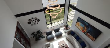 VENTA CASA, 3 DORMITORIOS / ESTUDIO, NAYON, EN URBANIZACIÓN