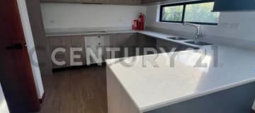 Casa moderna en Hilacril, 3 dorm, balcón y 2 parqueaderos