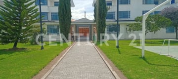 Casa en conjunto privado con piscina - $135,000