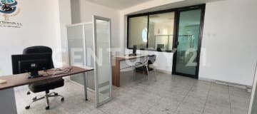 Oficina comercial en Kennedy Norte, 86.89 m²