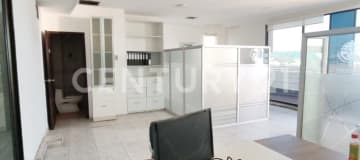 Oficina comercial en Kennedy Norte, 86.89 m²
