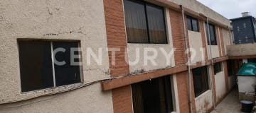 Propiedad rentera en Atahualpa con 4 departamentos y áreas comunes