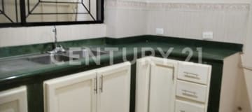 Casa rentera en La Garzota, 467 m², uso mixto residencial-comercial