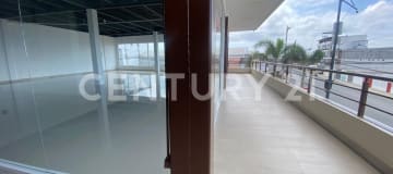 Local comercial de 67m² en zona de alto tráfico - Ideal para negocios