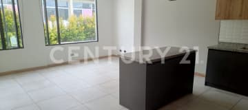 Departamento de 2 dormitorios con piscina y áreas comunales en Quito