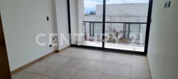 Departamento de 2 dormitorios con piscina y áreas comunales en Quito