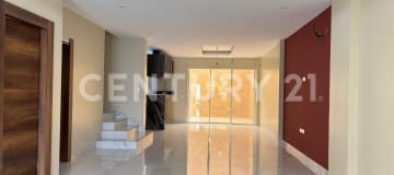 Casa 4 hab. en Villa Club Omega, piscina y $220K