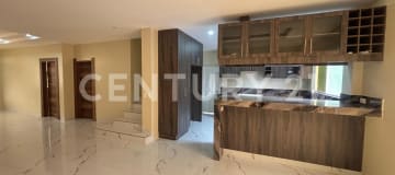 Casa 4 hab. en Villa Club Omega, piscina y $220K