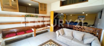 Casa esquinera en Mirasierra: 550m² cerca de Mega Maxi San Gabriel