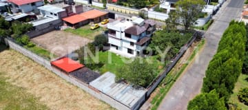 Casa esquinera en Mirasierra: 550m² cerca de Mega Maxi San Gabriel