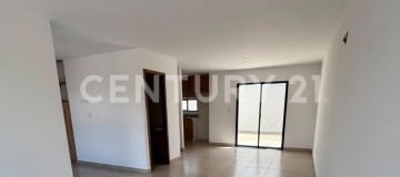 Casa lista para vivir en Los Prados, vista a piscina y áreas verdes