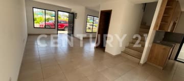 Casa lista para vivir en Los Prados, vista a piscina y áreas verdes