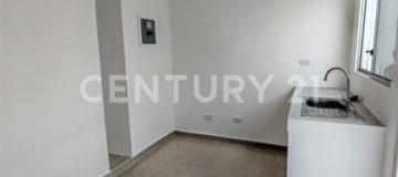 Casa en alquiler en Villa Geranio, 3 dormitorios y parqueo