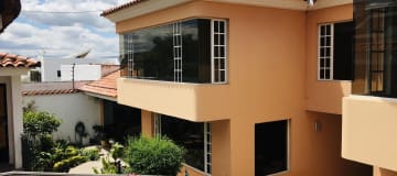 VENTA CASA CUMBAYÁ, Jardines del Este, 6 dormitorios 1171m2 terreno