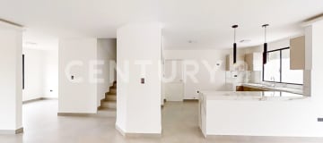 Casa de estreno en San Antonio con 3 dormitorios y balcón