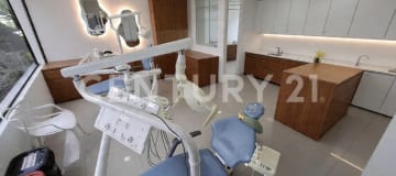 Oficina 135m² en Av. Shyris con vista a La Carolina y 3 parqueaderos