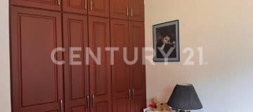Casa estilo hacienda con jacuzzi y áreas sociales en venta