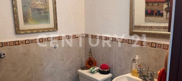 Casa estilo hacienda con jacuzzi y áreas sociales en venta